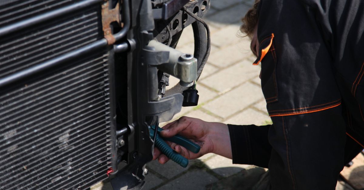 locksmith service technician — King Locksmith NYC