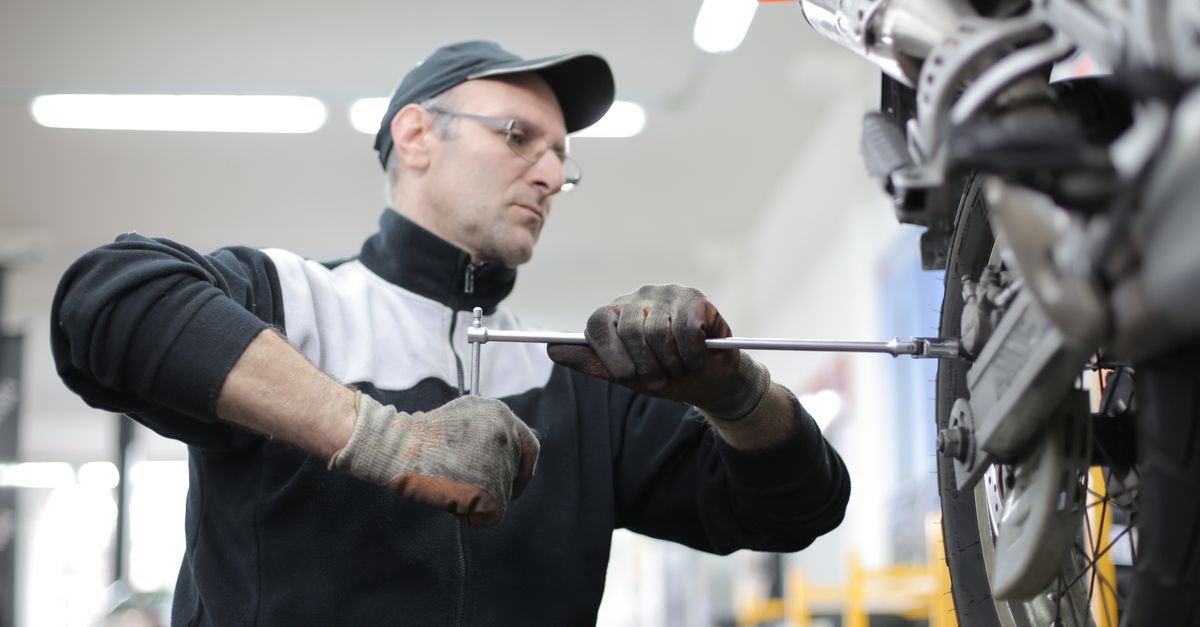 locksmith service technician — King Locksmith NYC