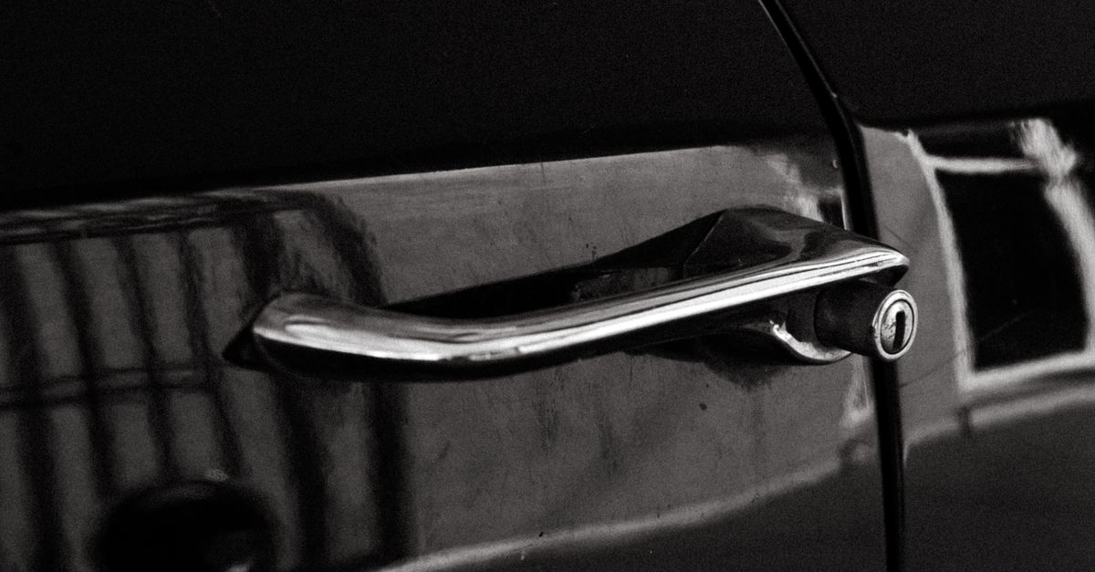 What Determines the Price of a Car Lockout — Honest Answers, No Surprises — King Locksmith NYC